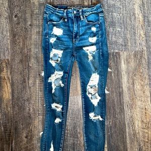 Ripped distressed American Eagle Jeans! Size 2!